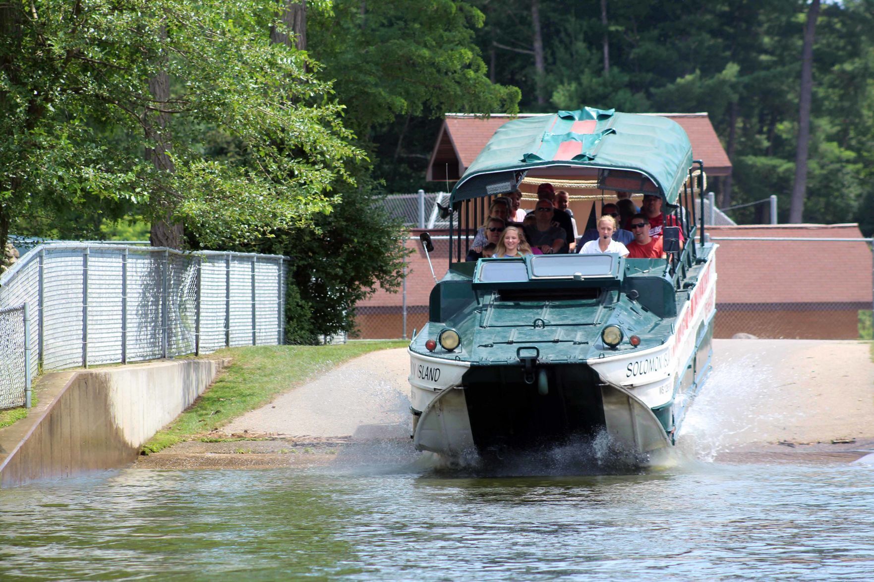 Original Wisconsin Duck splashes into Lake Delton 1